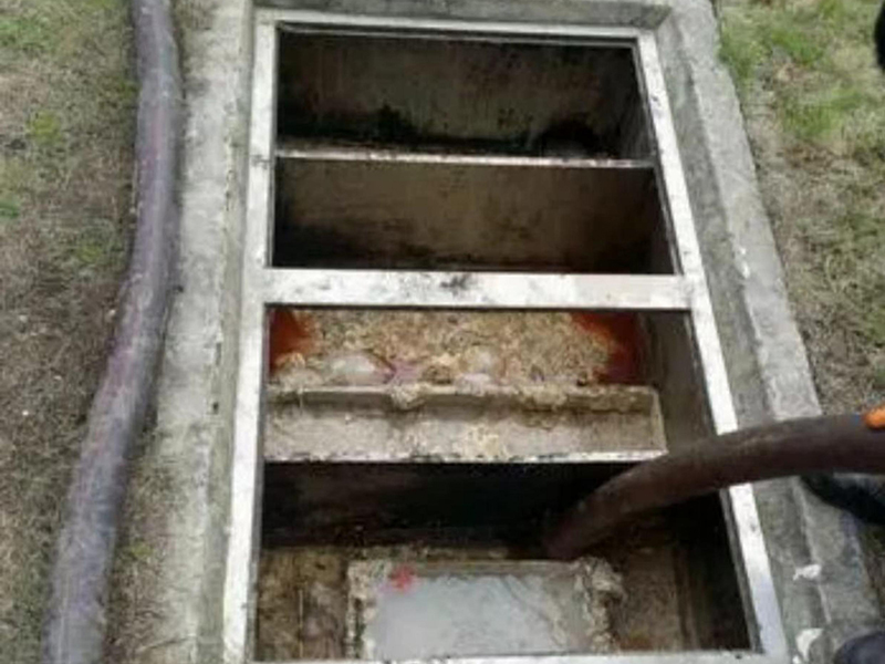 中阳隔油池清理